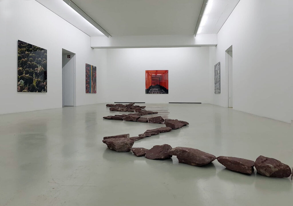 DKM Museum Exhibition view with works by Richard Long and Claudia Terstappen, Photo SDKM 3